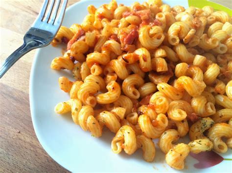 Cortar en trozos pequeños todos los ingredientes para la ensalada. El blog de Lorenna: Pasta Cavatappi Chicken