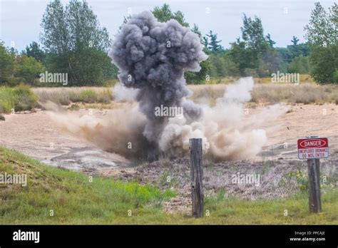 M67 Fragmentation Hand Grenade Hi Res Stock Photography And Images Alamy