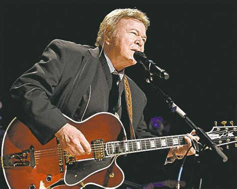Roy Clark Country Guitar Virtuoso ‘hee Haw Star Has Died Winnipeg