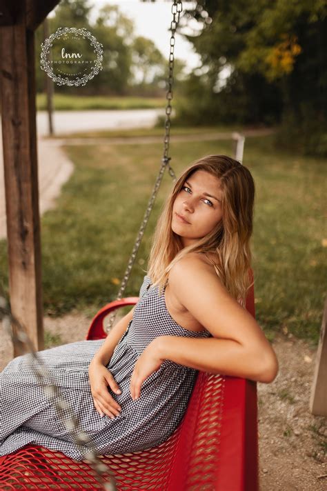 Pin By Brinkley Yourko On Senior Photo Shots With Images