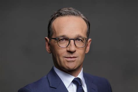 Caring and loving always and especially in public. Heiko Maas macht „Homo Ehe" zum Maß aller Dinge | Aktion ...