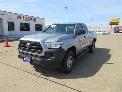 Used 2017 Toyota Tacoma Sr5 Access Cab I4 6at 2wd For Sale Chacon Autos