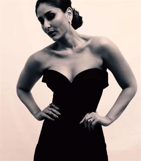 Sensuous Kareena Kapoor Khan Flaunts Her Sexy Figure In This Black Corset Gown