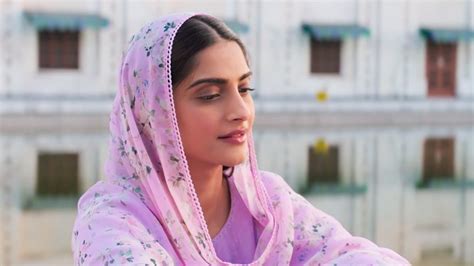 Sonam Kapoors Ek Ladki Ko Dekha Toh Aisa Lagas Trailer Hints At Same Sex Relationships Vogue