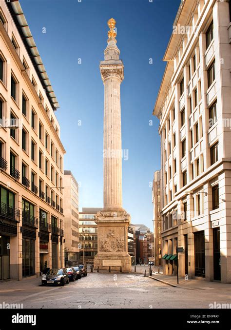 Monument To Commemorate The Great Fire Of London In 1666 Stock Photo
