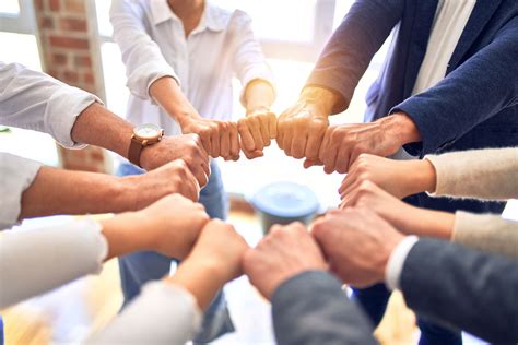 6 ventajas de trabajar en equipo trabajo en equipo trabajo grupal reverasite