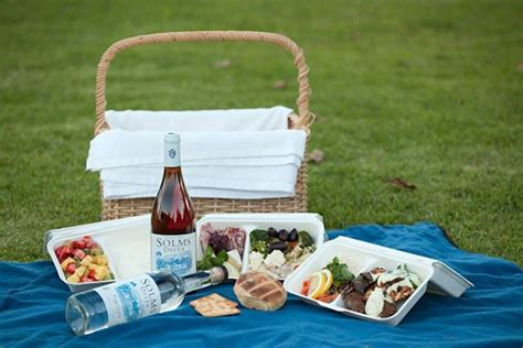 23 Of The Best Pre Ordered Picnics In The Cape Winelands Getaway Magazine Picnic Spot