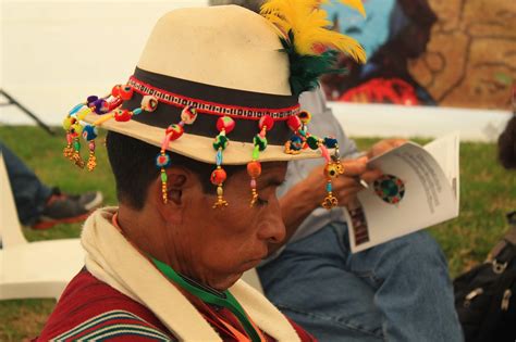 Construyendo Conocimiento En Torno A La Comunidad Derechos Indigenas