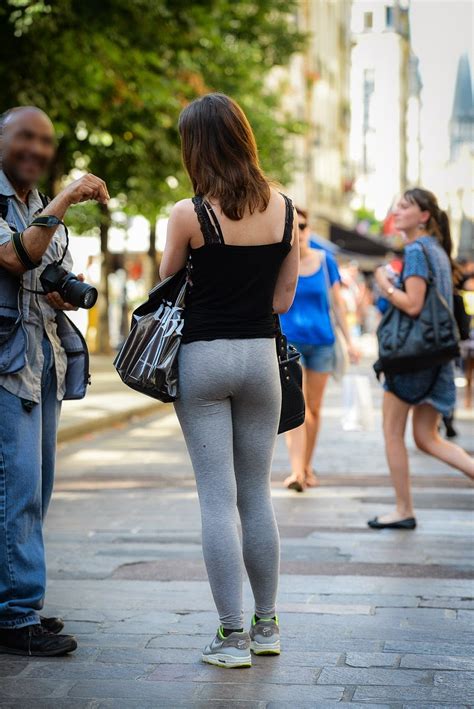 Chicas Marcando Tanga En Pants De Yoga Mujeres Bellas En