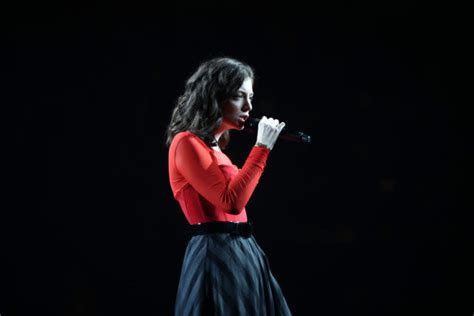 Watch Lorde Cover Carly Rae Jepsen’s “run Away With Me”
