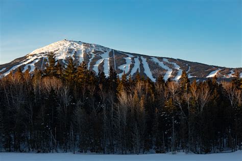 Sunrise Over Sugarloaf Ski Mountain In Western Maine Stock Photo
