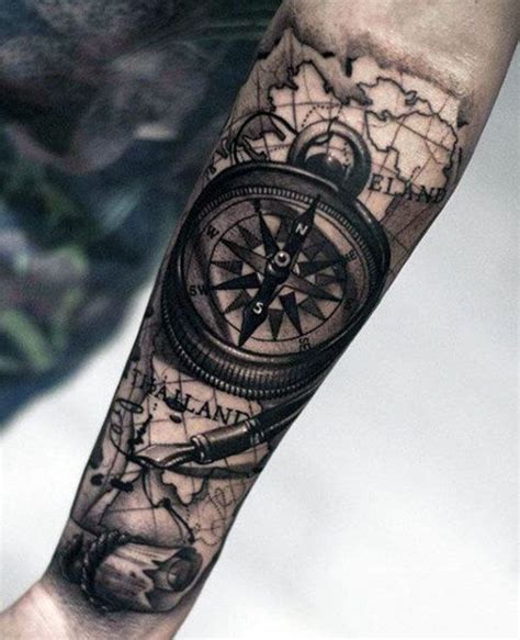 50 Beste Kompass Tattoo Designs Ideen Und Bilder Compass Tattoo Men