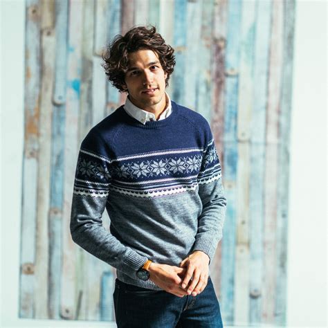 7 Essential Tips When Wearing A Shirt Under Your Sweater Long Sleeve