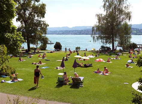 Canoes, kayaks, johnboats and pedal boats are available to rent. 12 Things to Do Around Lake Zurich