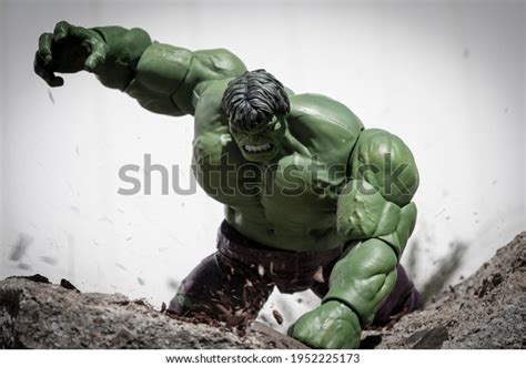 109 Imágenes De Hulk Smash Imágenes Fotos Y Vectores De Stock