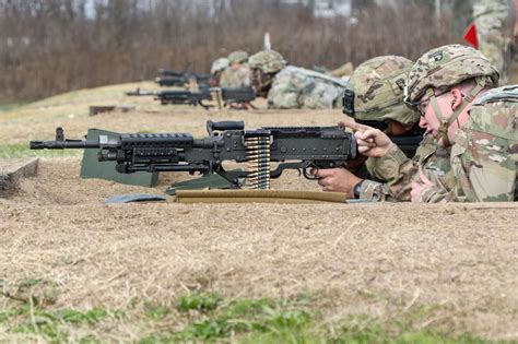Dvids Images Hhbn Soldiers Qualify On The M240b Image 4 Of 4