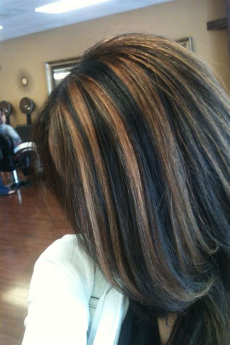 By starting the highlights a third of the way down the hair will prevent the problem of noticeable root growth, instead giving a more ombre effect. Short Dark Hair With Caramel Highlights - Best Short Hair ...