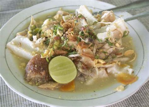 Tidak sedikit pelancong gemar mencicipi cita rasa khas di setiap hidangan. √ 10 Nama Makanan Khas Banjarmasin yang Terkenal Untuk Oleh-oleh