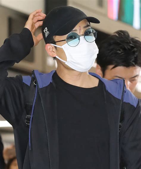 Kento momota (桃田 賢斗, momota kento, born 1 september 1994) is a japanese badminton player. Badminton star Momota returns to Japan following fatal crash