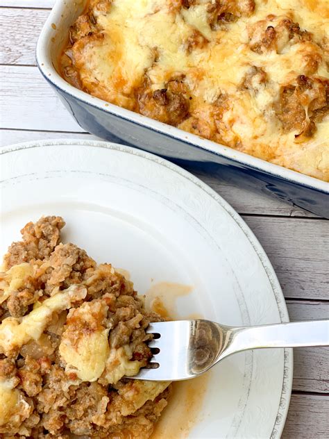 There are so many yummy keto casserole and other delicious ground beef meals like this keto beef casserole. Keto ground beef casserole with cauliflower - Family On Keto