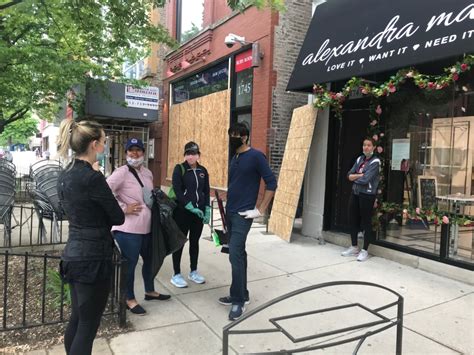 Neighbors Clean Up Wicker Park Bucktown Following Looting Of At Least