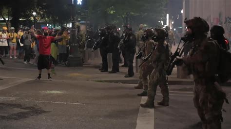 Usa Federal Forces Use Tear Gas Rubber Bullets On Portland Protesters