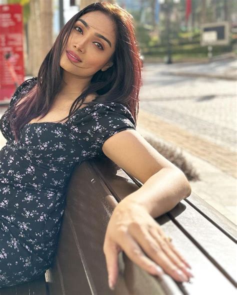 80 Aishwarya Devan Hd Photos And Wallpapers For Mobile Download Whatsapp Dp 1080p Png 
