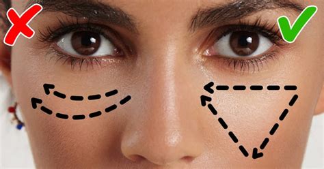 Cara singkat menghilangkan kantung mata adalah dengan menggunakan produk penghilang kantung mata. 7 Tips Dasar Soal Makeup yang Tak Banyak Diketahui Perempuan