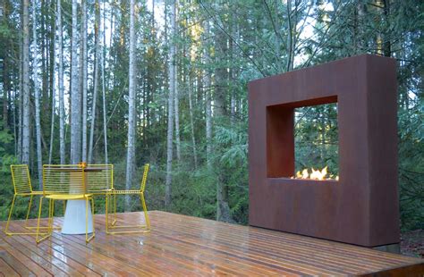 Modern Outdoor Fireplaces And Fire Pits That Youd Be Proud To Have In