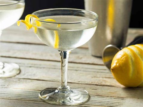 How To Make A Classic Gin Martini