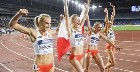 Polands Women Relay Team Celebrates After Winning The 4x400 Meters