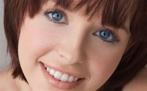 Closeup Looking At Viewer Pornstar Short Hair Hayden Winters Smiling Wallpaper 207445