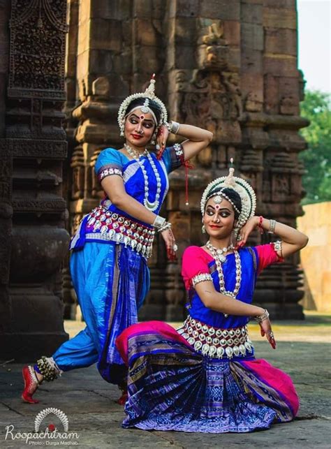 In the 20th century, sacred dance has been revived by choreographers such as bernhard wosien as a means of developing community spirit.1. Pin by pratiksha on Dance pose | Dance poses, Indian ...