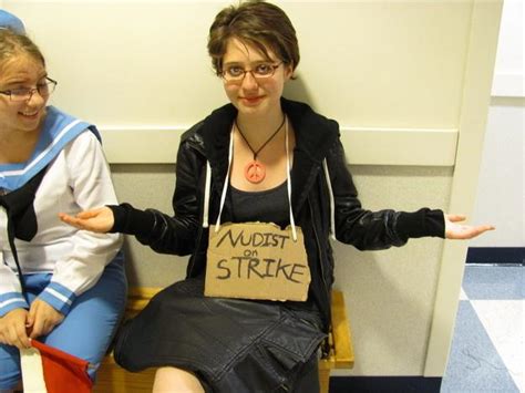 19 Last Minute Halloween Costumes For Lazy People