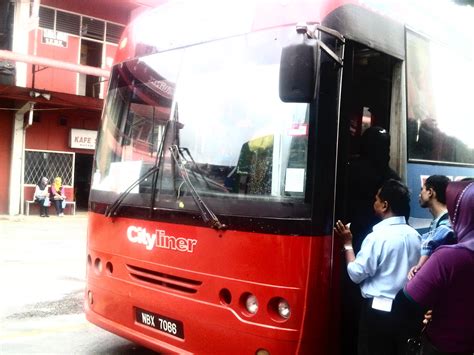 Is the bus terminal walking distance to the jetty? PeMiNaT BaS AimAn....(UBT Group): CITY LINER SKMK KG RAJA ...