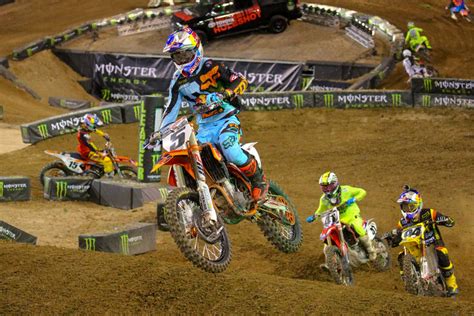 In zijn eerste monster energy cup sinds 2013 trok yoshimura's james stewart zich terug uit racen het eerste main event. Highlights Monster Energy Cup 2015 | Mundocross