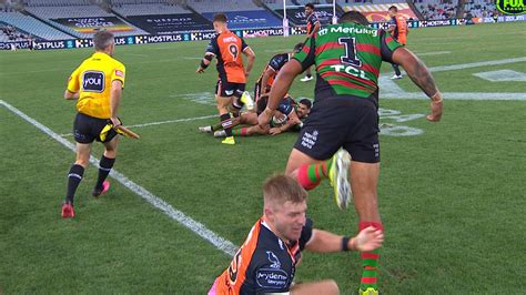 So latrell was 4 weeks worse than radley? NRL 2021: Latrell Mitchell kicks Luke Garner, South Sydney ...