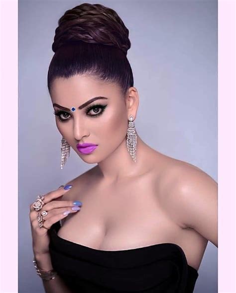 Urvashi Rautela On Instagram “beauty Queen🌸💖💜 Urvashirautela Sexiest