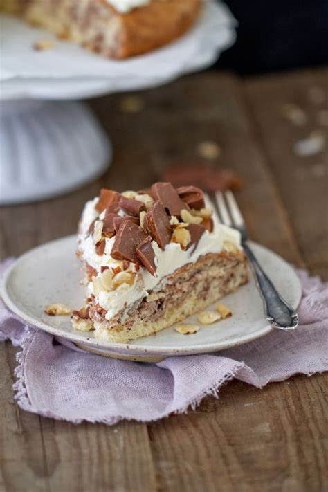 Almondy orginal schwedische torte mandeltorte mit daim. Lykkelig - mein Foodblog: Ein echtes Sonntags-Süß ...