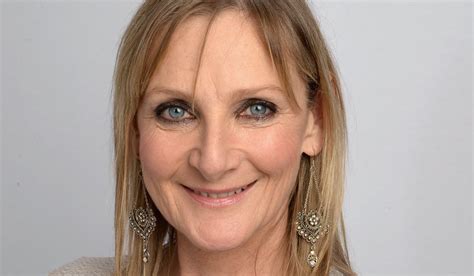 The winx saga remains a total mystery through the end of the finale, but there are clues throughout the season that we need to talk about rosalind (lesley sharp). Chi è Rosalind in "Fate The Winx Saga", realmente