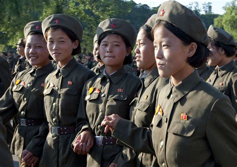Smiling Army Girls North Korea I Was Surprised To See So Flickr