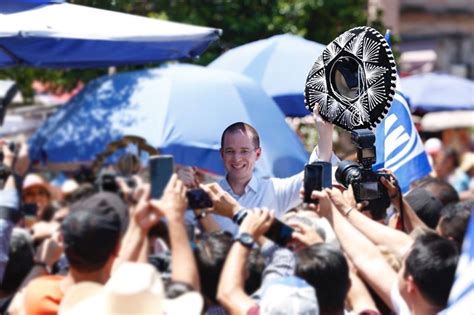 Pide krauze voto dividido para evitar 'poder absoluto'. Ricardo Anaya, quien gastó más en campaña: 4 millones por día