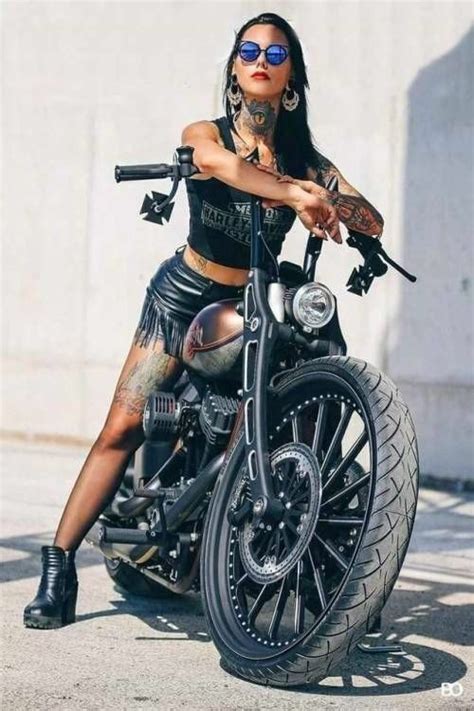 Pin By Michael Mueller On Girls And Bikes Motorbike Girl Biker Girl