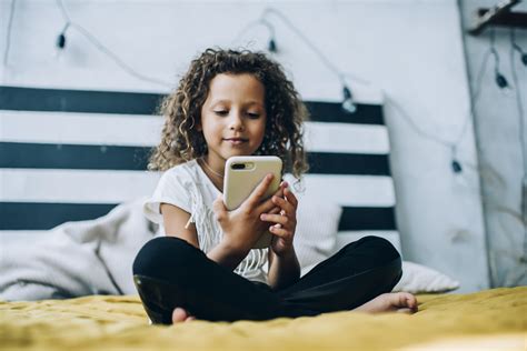 Giving Your Child A Smartphone Troomi Wireless
