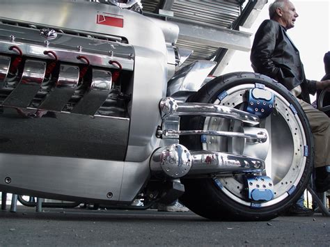 Dodge Tomahawk 560 Kmhr Fastest Motorcycle In The World