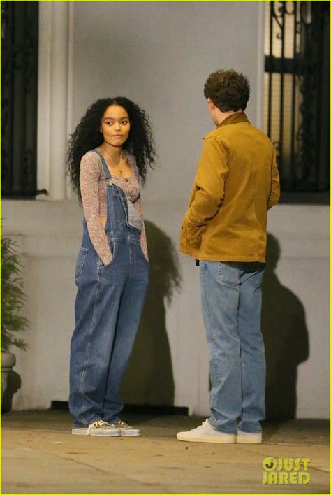 whitney peak and eli brown dress casually in jeans for gossip girl night scenes photo 4500677