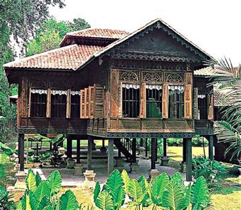 The traditional malay house is an important source for the creation of a malaysian. 43 best Malay fishing village Singapore images on ...