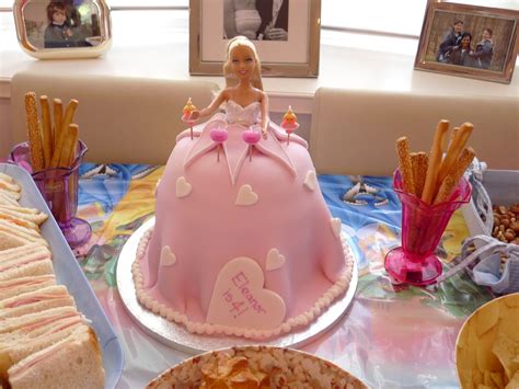 Indiagift also provides online barbie chocolate cake,barbie cupcakes, beautiful barbie cake, barbie wedding cake. barbie cakes for girls | Hi-5 to this fabulous Barbie ...