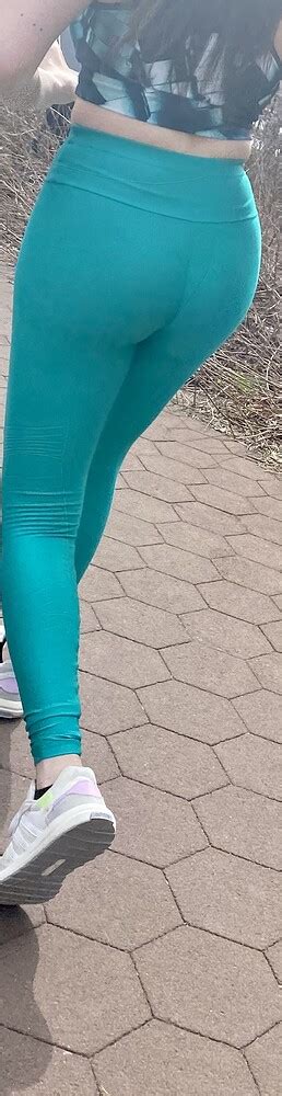 Amazing Cleavage And Ass In Green Yoga Pants Spandex Leggings And Yoga Pants Forum