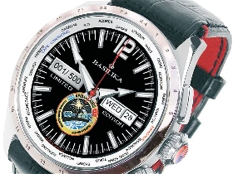 Zum ersten mal verließ ein raumfahrer die schützende hülle seines. Poljot International/Basilika - From Russia with Love ...